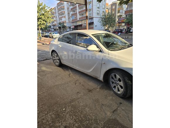 Sahibinden Opel Insignia 2.0 CDTI Cosmo 2012 Model  550.000 km Beyaz