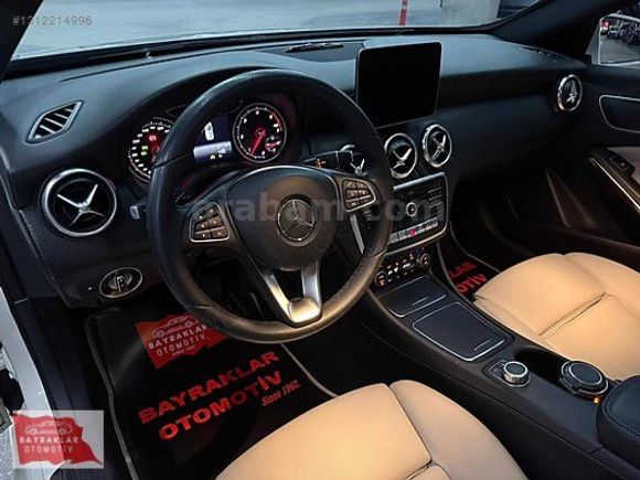 BAYRAKLAR'DAN 2017 MERCEDES A180 D STYLE CAM TAVAN/GERİ GÖRÜŞ
