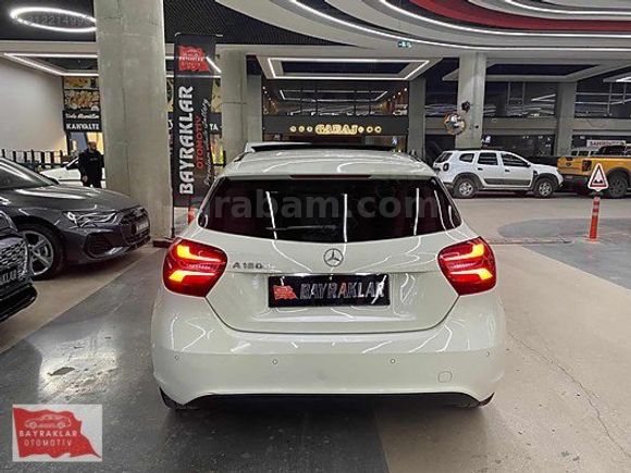 BAYRAKLAR'DAN 2017 MERCEDES A180 D STYLE CAM TAVAN/GERİ GÖRÜŞ