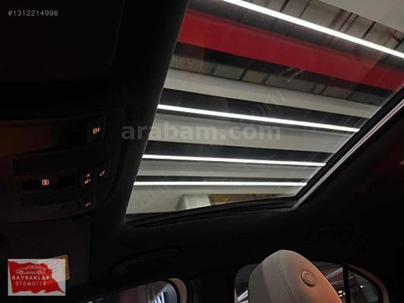 BAYRAKLAR'DAN 2017 MERCEDES A180 D STYLE CAM TAVAN/GERİ GÖRÜŞ