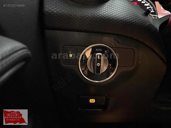 BAYRAKLAR'DAN 2017 MERCEDES A180 D STYLE CAM TAVAN/GERİ GÖRÜŞ