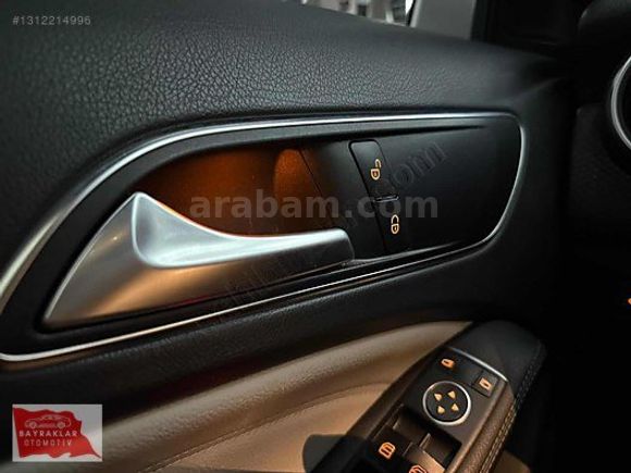 BAYRAKLAR'DAN 2017 MERCEDES A180 D STYLE CAM TAVAN/GERİ GÖRÜŞ