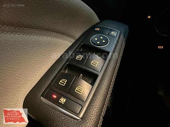 BAYRAKLAR'DAN 2017 MERCEDES A180 D STYLE CAM TAVAN/GERİ GÖRÜŞ