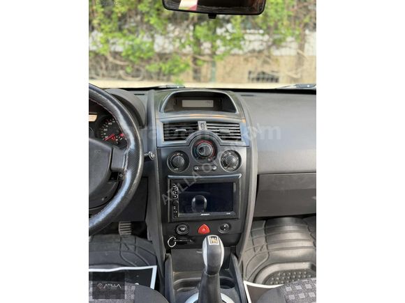 2008 HATASIZ DEĞİŞENSİZ 1.5 DİZEL RENAULT MEGANE