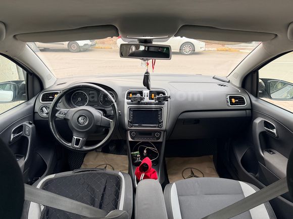  Volkswagen Polo 1.4 Chrome Edition 2013 Model 