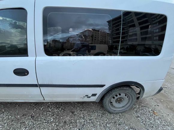 Sahibinden otomobil ruhsatlı Opel Combo Model 