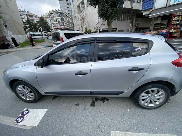 Sahibinden Renault Megane 1.5 dCi Authentique 2012 Model 