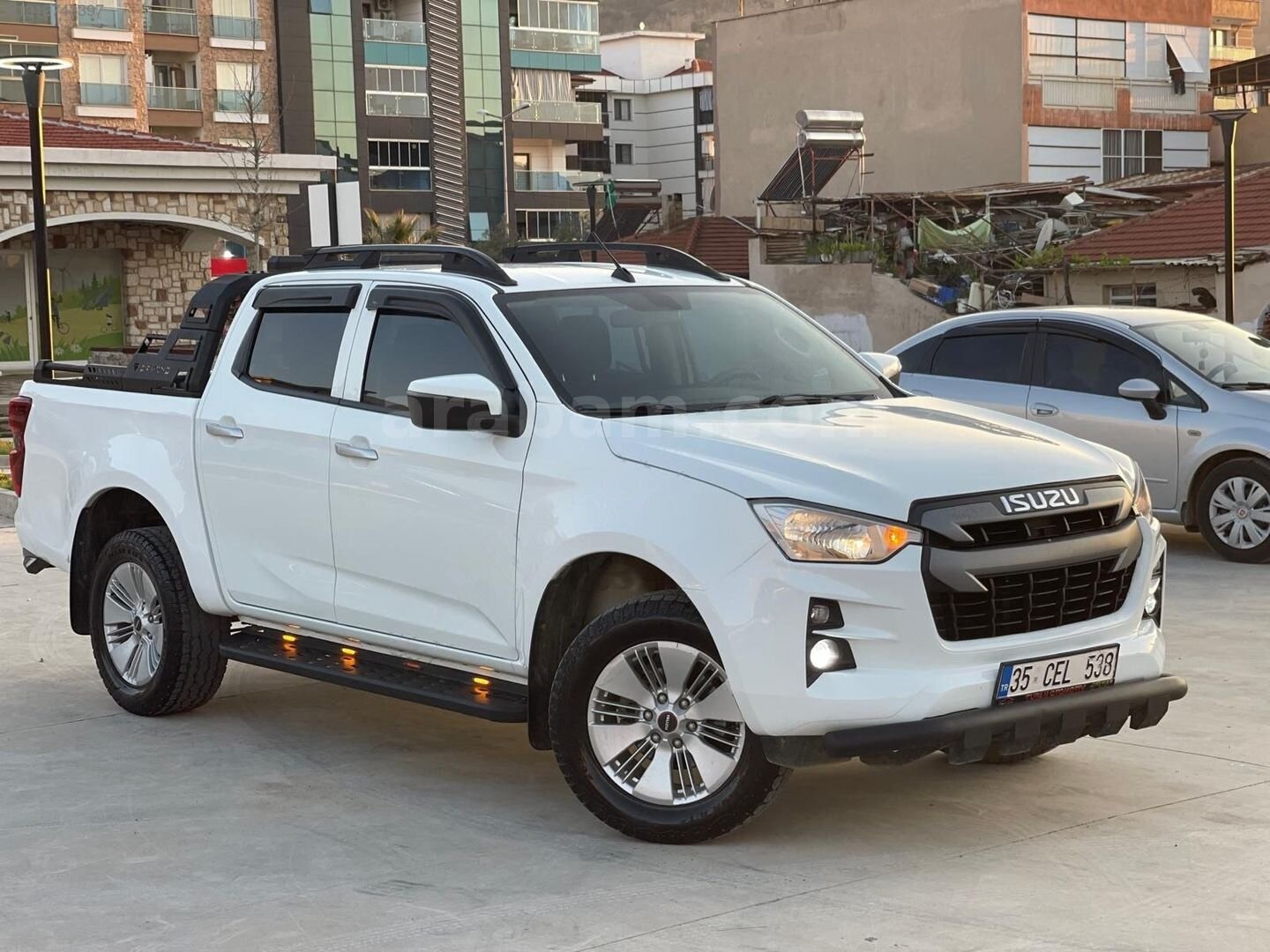 Galeriden Isuzu D-Max 1.9 D 4x2 V-Life 2021 Model Manisa 229.000 km Beyaz 2