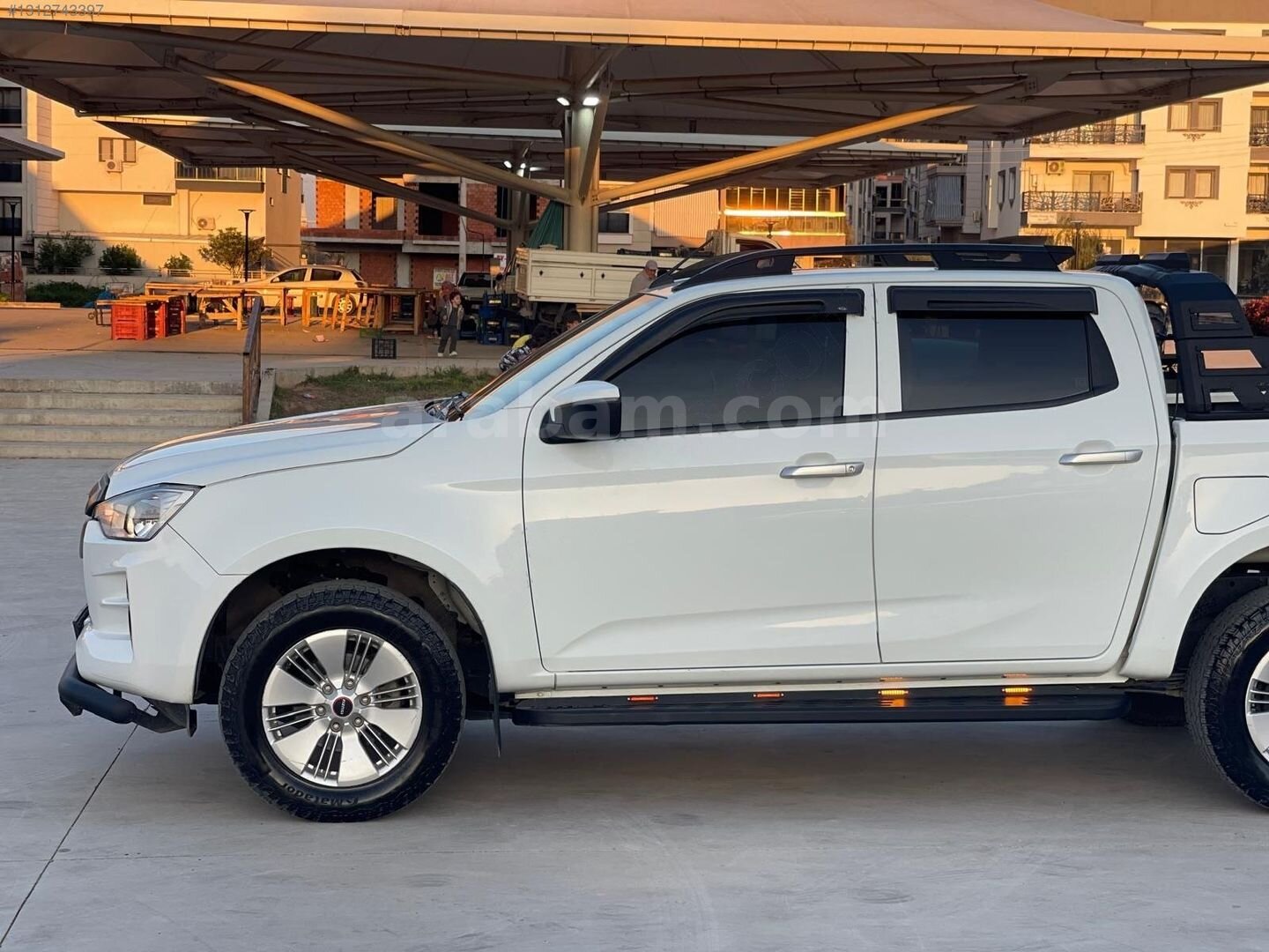 Galeriden Isuzu D-Max 1.9 D 4x2 V-Life 2021 Model Manisa 229.000 km Beyaz 7