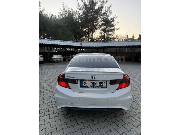 DEĞİŞENSİZ Honda Civic 1.6i VTEC Eco Elegance 2013 Model 