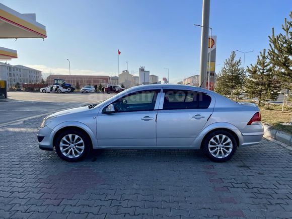 Sahibinden Opel Astra 1.6 Enjoy 111.Yıl 2012 Model
