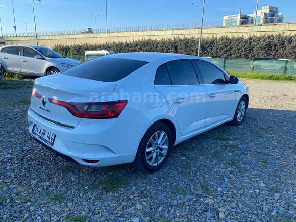 Sahibinden Renault Megane 1.5 Blue DCI Touch 2020 Model 
