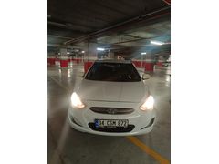 Sahibinden Hyundai Accent Blue 1.6 CRDI Mode Plus 2017 Model İstanbul 178.000 km Beyaz
