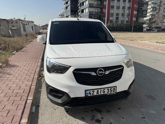 Tek Elden Bakımlı Opel Combo Cargo 1.5 d 75bin km de