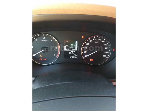 Sahibinden Hyundai i20 1.4 CRDi Elite Smart 2017 Model  boya son fotoğraf daki tırnak kadar yerden dolayıdır 