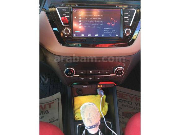 Sahibinden Hyundai i20 1.4 CRDi Elite Smart 2017 Model  boya son fotoğraf daki tırnak kadar yerden dolayıdır 