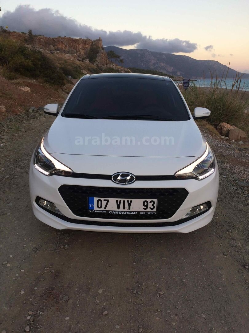 Sahibinden Hyundai i20 1.4 CRDi Elite Smart 2017 Model Antalya 90.000 km Beyaz 1