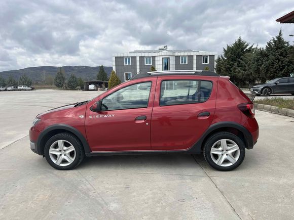 Galeriden Dacia Sandero 1.5 dCi Stepway 2015 Model Tokat