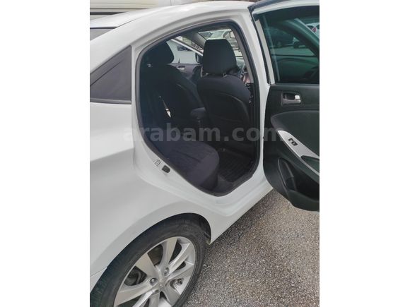 Sahibinden Hyundai Accent Blue 1.4 D-CVVT Mode Plus 2015 Model
