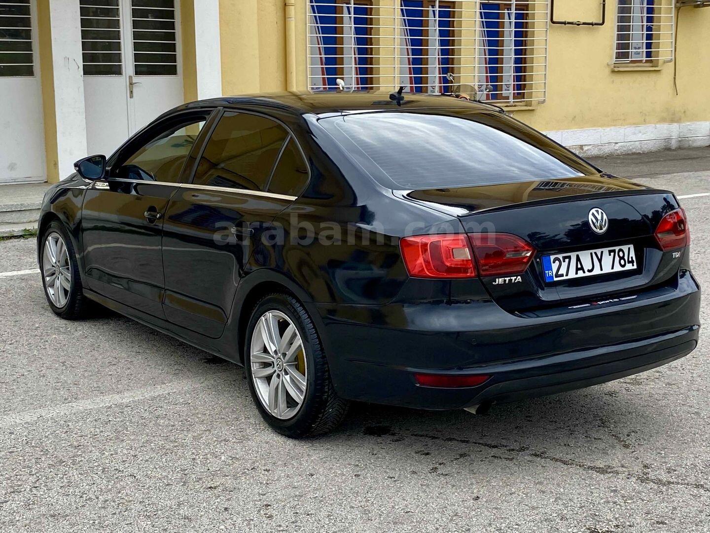 Galeriden Volkswagen Jetta 1.6 TDi Comfortline 2011 Model Gaziantep 290.000 km Siyah 7