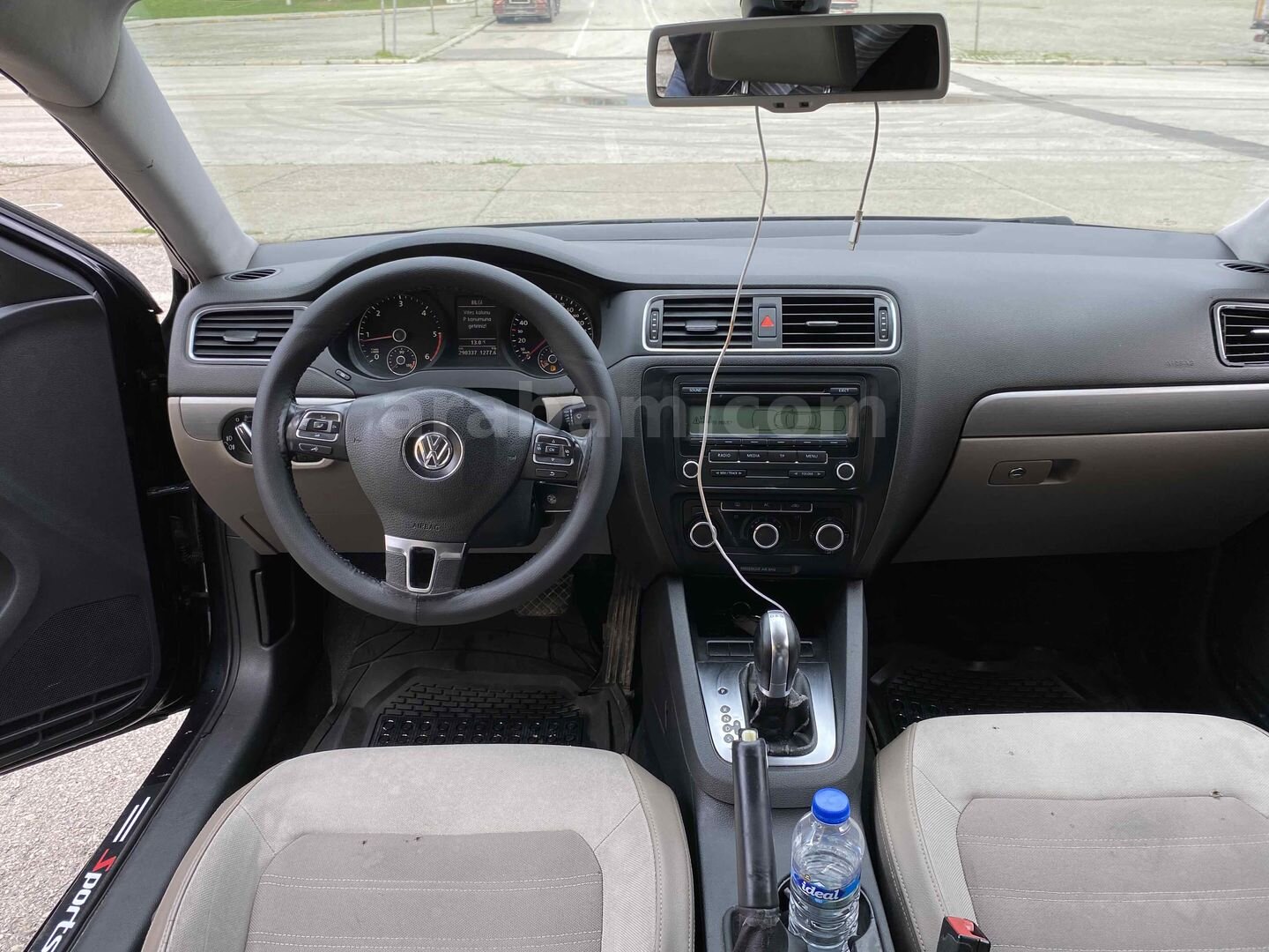 Galeriden Volkswagen Jetta 1.6 TDi Comfortline 2011 Model Gaziantep 290.000 km Siyah 4
