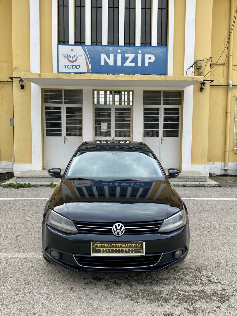 Galeriden Volkswagen Jetta 1.6 TDi Comfortline 2011 Model Gaziantep 290.000 km Siyah 3