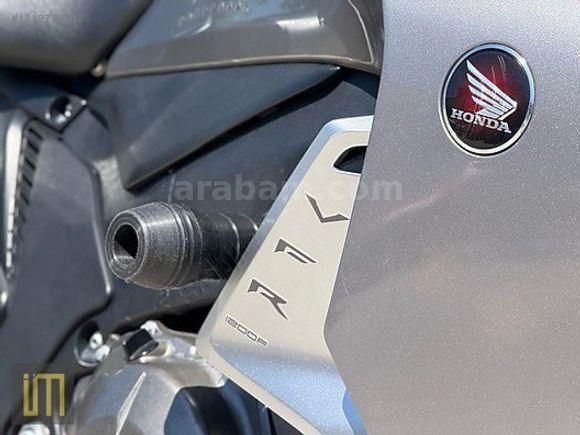HONDA VFR 1200 F