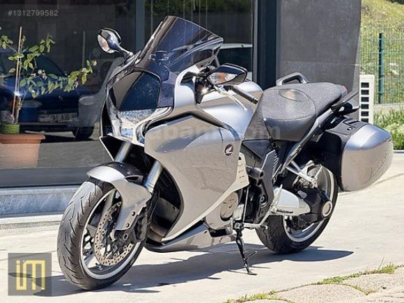 HONDA VFR 1200 F