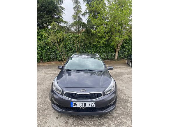 EMSALSİZ KİA CEED SW 133000 KM