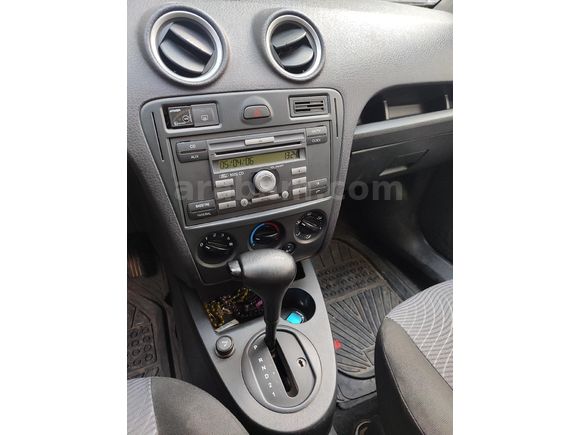 Sahibinden Ford Fusion 1.6 Lux 2008 Model  268.000 km Gri (Gümüş)