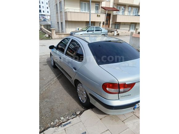 Sahibinden Renault Megane 1.6 RTE 2000 Model Klimalı