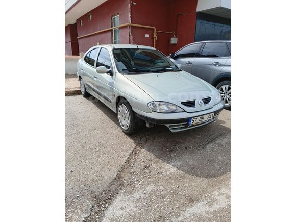 Sahibinden Renault Megane 1.6 RTE 2000 Model Klimalı
