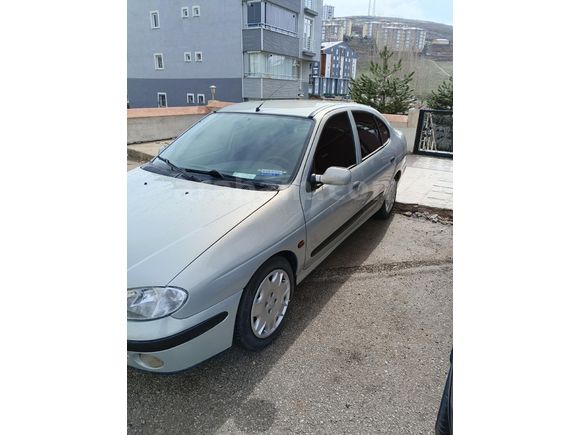 Sahibinden Renault Megane 1.6 RTE 2000 Model Klimalı