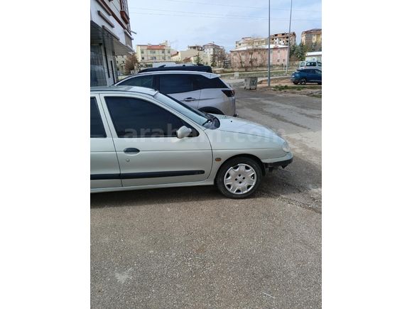 Sahibinden Renault Megane 1.6 RTE 2000 Model Klimalı