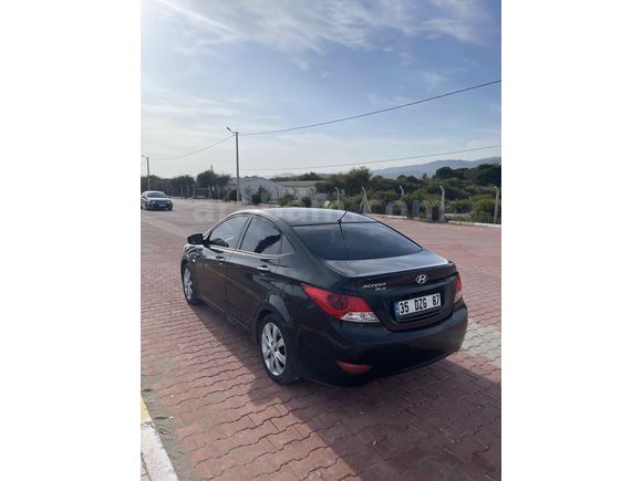 Sahibinden Hyundai Accent Blue 1.4 D-CVVT Mode Plus 2014 Model 
