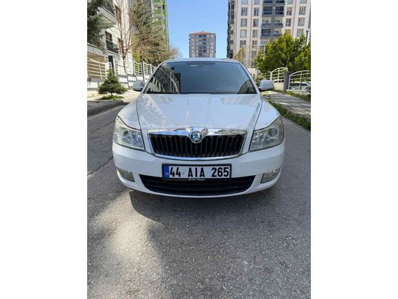 Hatasız - Boyasız - Değişensiz Sahibinden Skoda Octavia 1.6 TDI Ambition 2012 Model Malatya 153.000 km Beyaz 