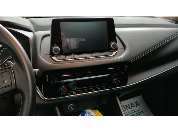 Sahibinden Nissan Qashqai 1.3 DIG-T Sky Pack 2023 Model  29.000 km Kırmızı