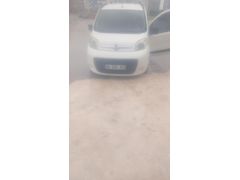 Sahibinden Fiat Fiorino Combi 1.3 Multijet Trekking 2014 Model  274 km Beyaz