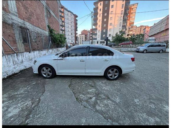 (Cok Acil)Sahibinden Volkswagen Jetta 1.6 TDi Trendline 2015 Model