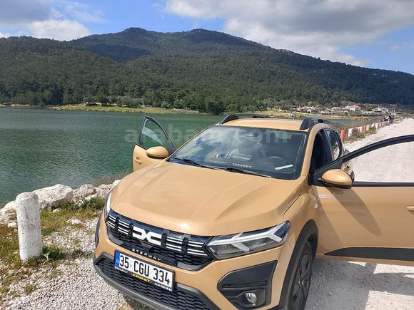 Sahibinden Dacia Sandero Stepway 1.0 Tce Expression 2024 Model  28.600 km Sarı