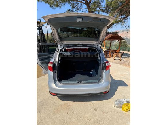 Sahibinden Ford C-Max 1.6 TDCi Titanium 2012 Model