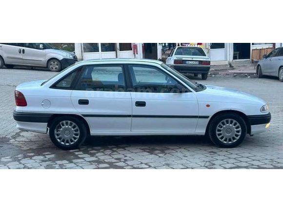 Sahibinden kazasız Opel Astra 1.6 Classic 2001 Model