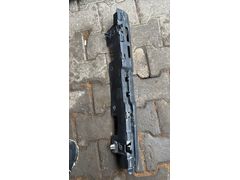 renault clıo 3 arka tampon orta bağlantı ayağı 