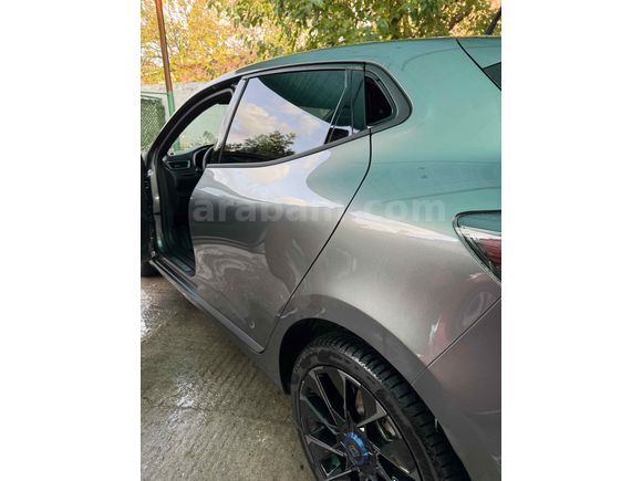 Sahibinden Renault Clio 1.0 TCe Techno Esprit Alpine 2025 Model 