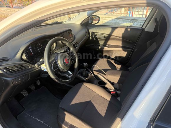 Sahibinden Fiat Egea 1.4 Fire Easy 2024 Model 