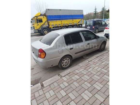 Sahibinden Renault Clio 1.4 RNA 2000 Model 