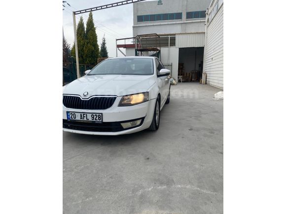Sahibinden Skoda Octavia 1.6 TDI Optimal 2015 Model  263.000 km Beyaz