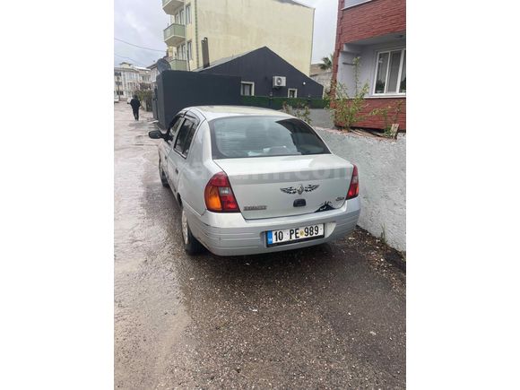 Sahibinden Renault Clio 1.4 RNA 2000 Model 