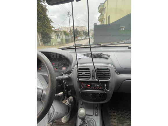 Sahibinden Renault Clio 1.4 RNA 2000 Model 
