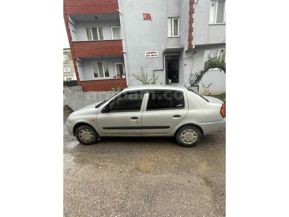 Sahibinden Renault Clio 1.4 RNA 2000 Model 